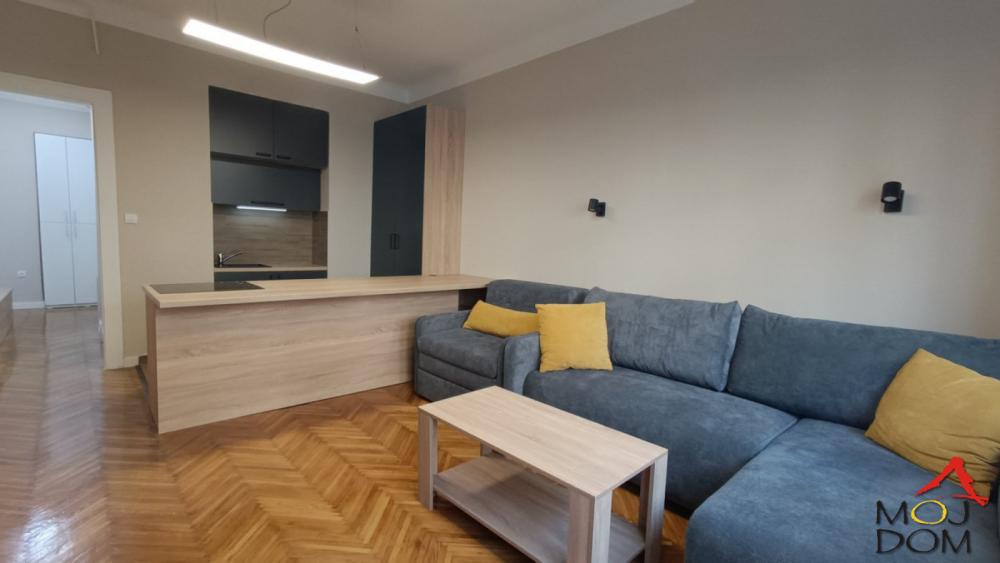 Slika 2 - Stan,NOVI SAD,CENTAR,kv: 32, € 123600, ID: 1031982