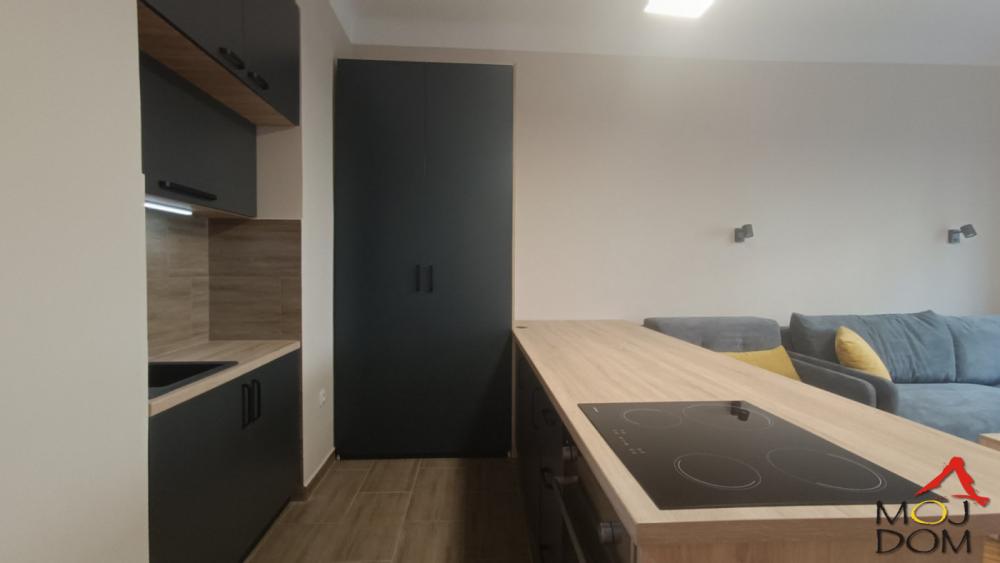 Slika 6 - Stan,NOVI SAD,CENTAR,kv: 32, € 123600, ID: 1031982