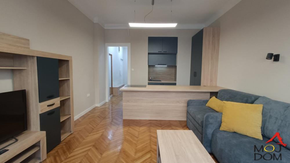 Slika 3 - Stan,NOVI SAD,CENTAR,kv: 32, € 123600, ID: 1031982