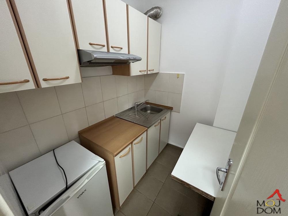 Slika 11 - Stan,NOVI SAD,BULEVAR,kv: 46, € 147290, ID: 1031515