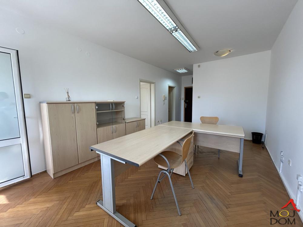 Slika 2 - Stan,NOVI SAD,BULEVAR,kv: 46, € 147290, ID: 1031515