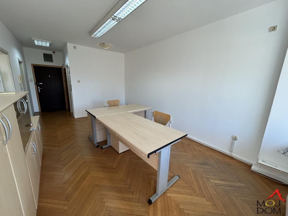 Slika 3 - Stan,NOVI SAD,BULEVAR,kv: 46, € 147290, ID: 1031515