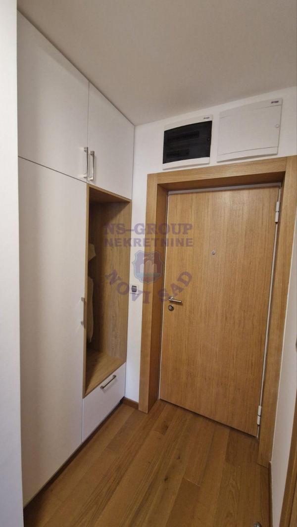 Slika 2 - Lux dvosoban stan na Bulevaru Evrope! 