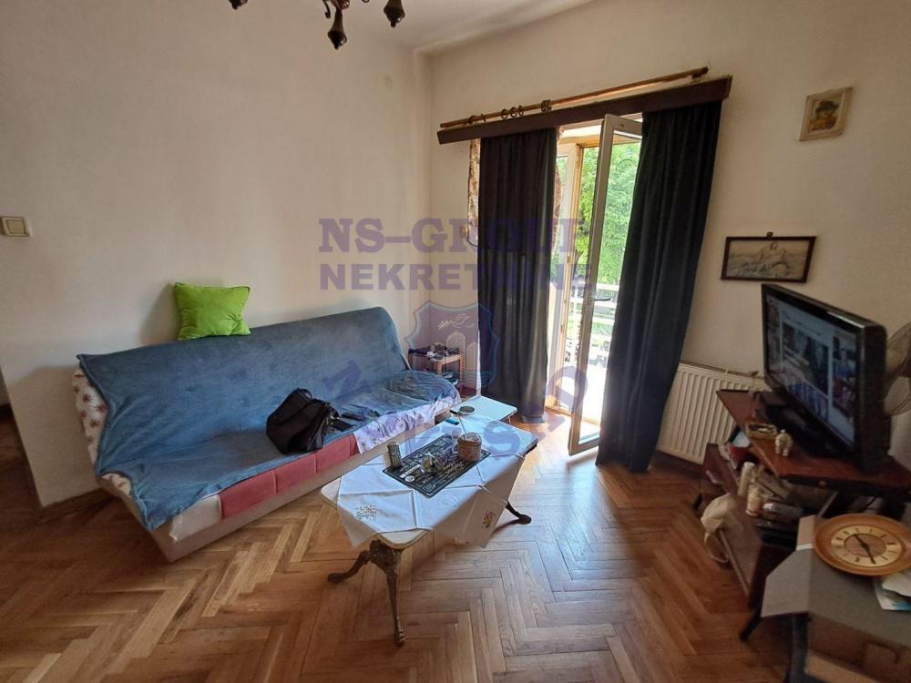 Slika 2 - Retko u ponudi, na prodaju komforan dvosoban stan u širem centru grada.