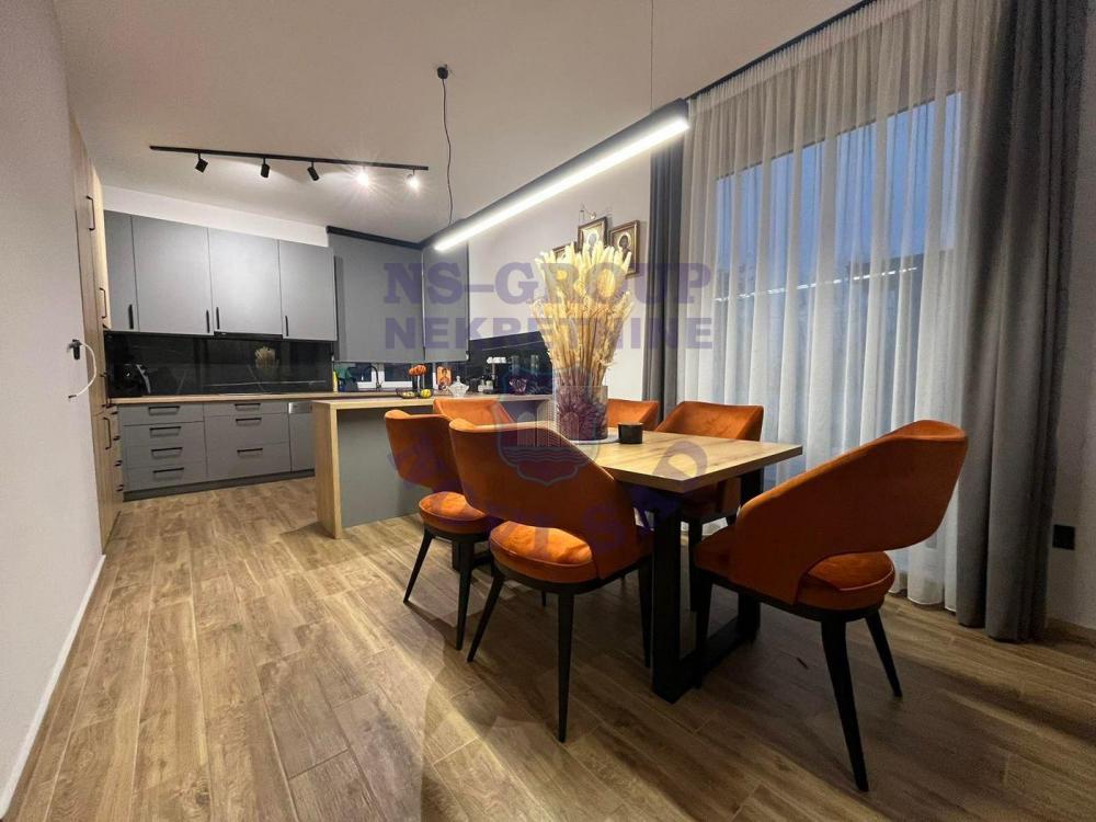 Slika 3 - Odličan četvorosoban stan na Klisi!