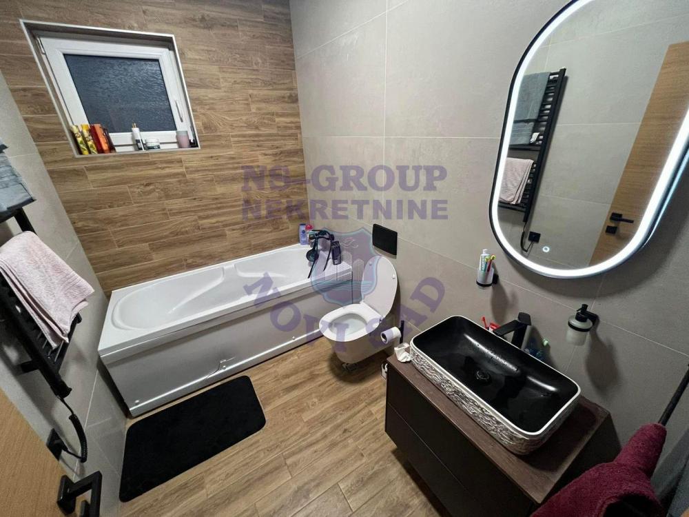 Slika 9 - Odličan četvorosoban stan na Klisi!