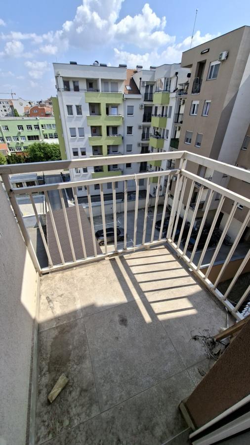 Slika 4 - Trosoban, 74m2, Podbara Novi Sad, sa terasom, ima lift