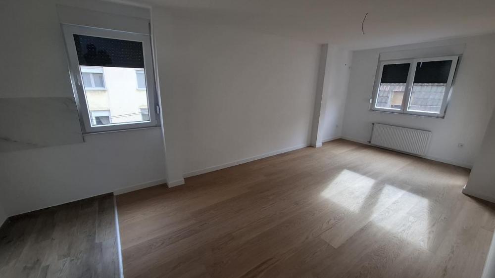 Slika 1 - NOV Trosoban stan 60m Detelinara