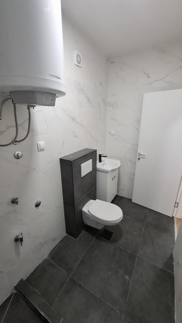 Slika 11 - NOV Trosoban stan 60m Detelinara