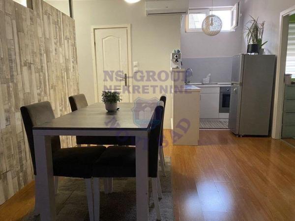 Slika 6 - Četvorosoban, 97m2, Bulevar patrijarha Pavla (Somborski bulevar) Novi Sad