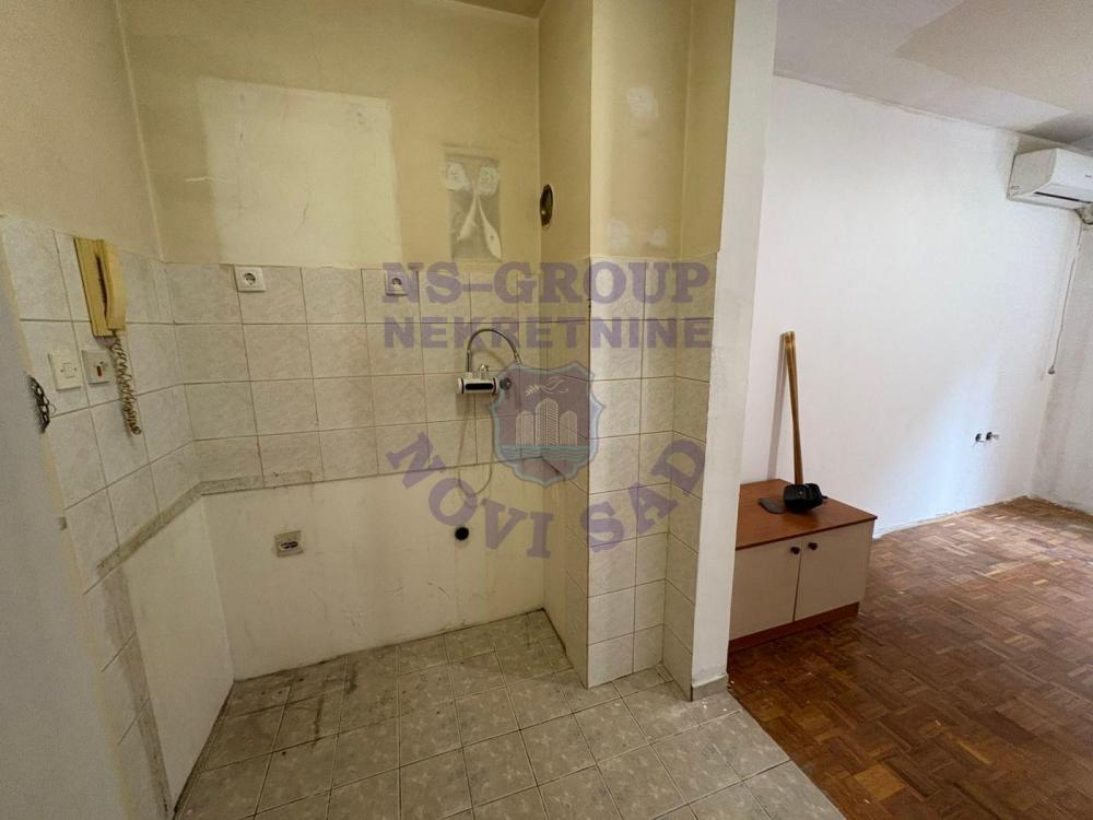Slika 1 - Jednosoban, 20m2, Salajka (Partizanska ulica) Novi Sad