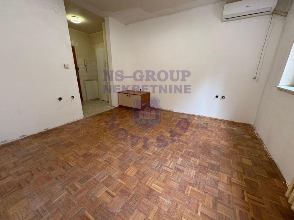 Glavna slika -Jednosoban, 20m2, Salajka (Partizanska ulica) Novi Sad
