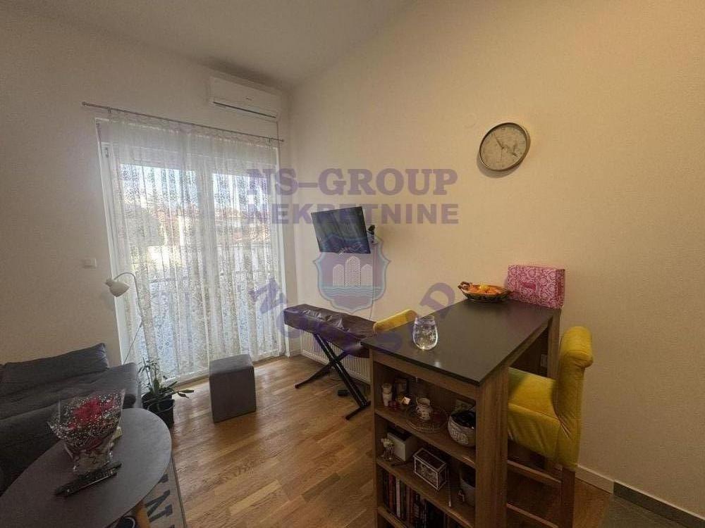 Glavna slika -Nameštena - dvorišno orijentisana garsonjera