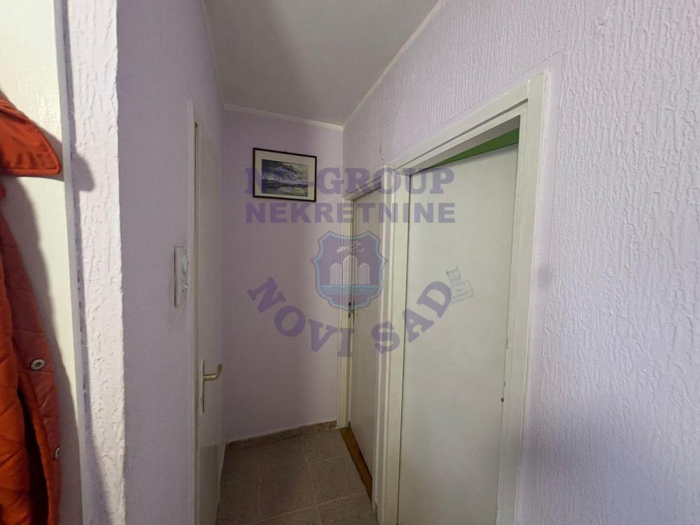 Slika 8 - Trosoban, 70m2, Bulevar kralja Petra I Novi Sad, ima lift