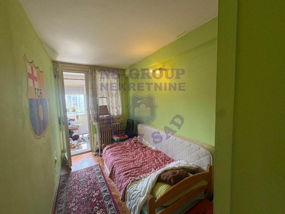 Slika 7 - Trosoban, 70m2, Bulevar kralja Petra I Novi Sad, ima lift