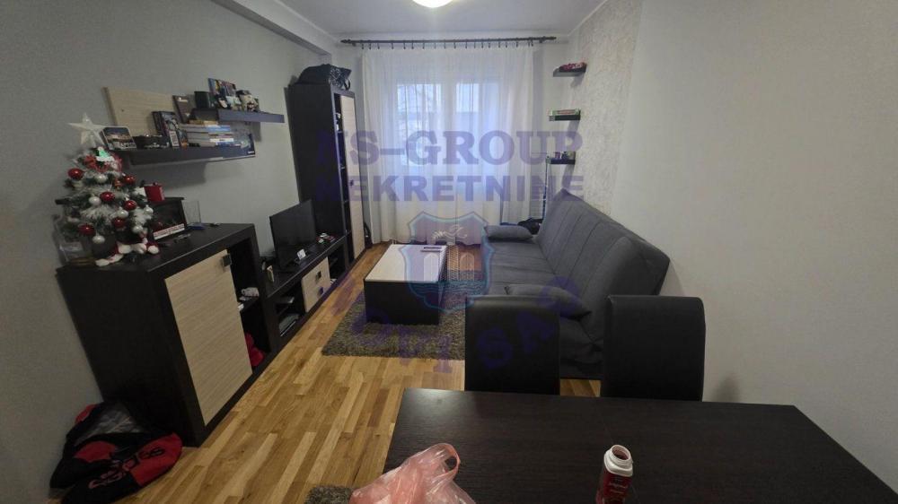 Glavna slika -Odličan kompletno opremljen dvosoban stan