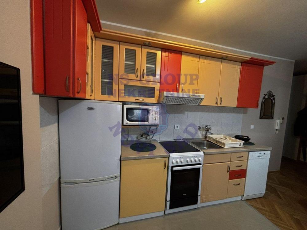 Slika 1 - Dvoiposoban, 46m2, Podbara Novi Sad, ima lift