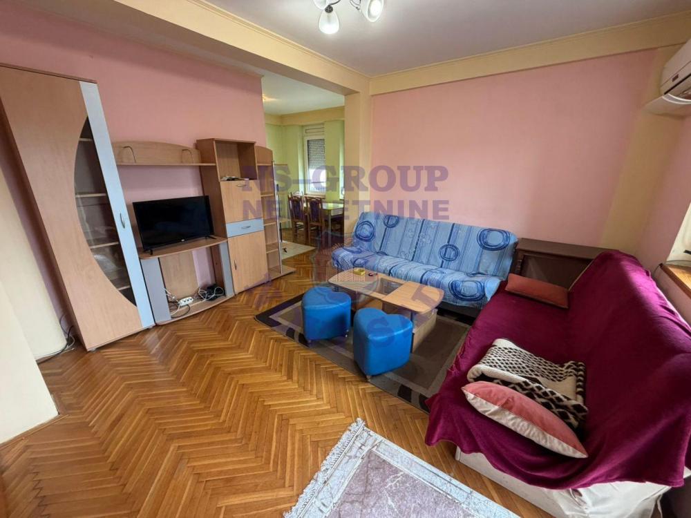 Slika 1 - Izuzetno funkcionalan stan na Novoj Detelinar