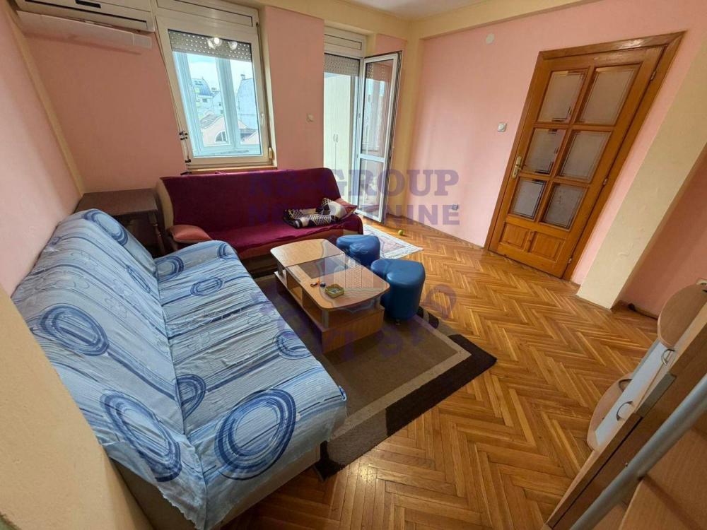 Slika 3 - Izuzetno funkcionalan stan na Novoj Detelinar