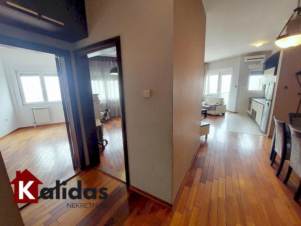 Slika 7 - Stan,NOVI SAD,BULEVAR EVROPE,kv: 67, € 170000, ID: 1008728