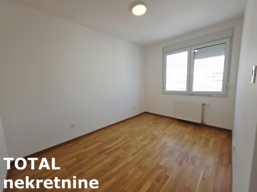 Slika 9 - Stan,NOVI SAD,AVIJACIJA,kv: 74.00, € 165000, ID: 1102532