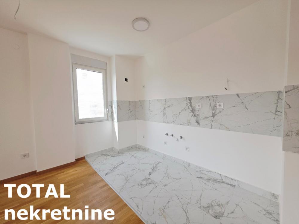 Slika 4 - Stan,NOVI SAD,AVIJACIJA,kv: 74.00, € 165000, ID: 1102532