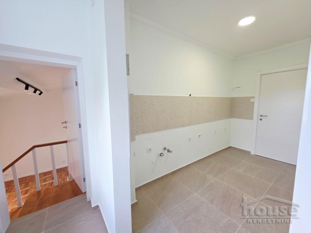 Slika 8 - Stan,NOVI SAD,CARA DUŠANA,kv: 47.00, € 133950, ID: 1065701