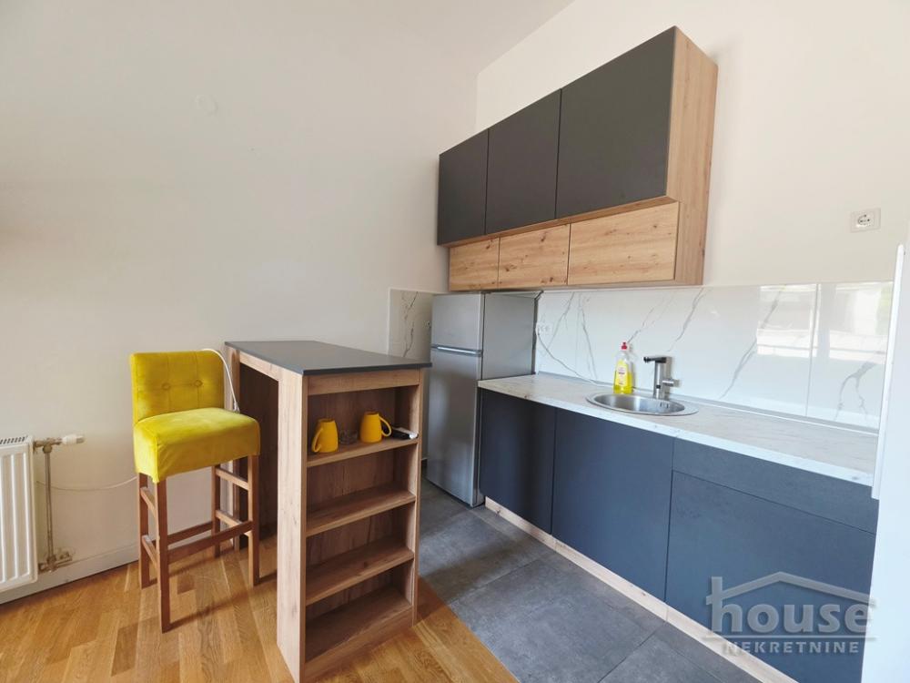 Slika 3 - Stan,PETROVARADIN,PETROVARADIN,kv: 28.00, € 76500, ID: 1065698