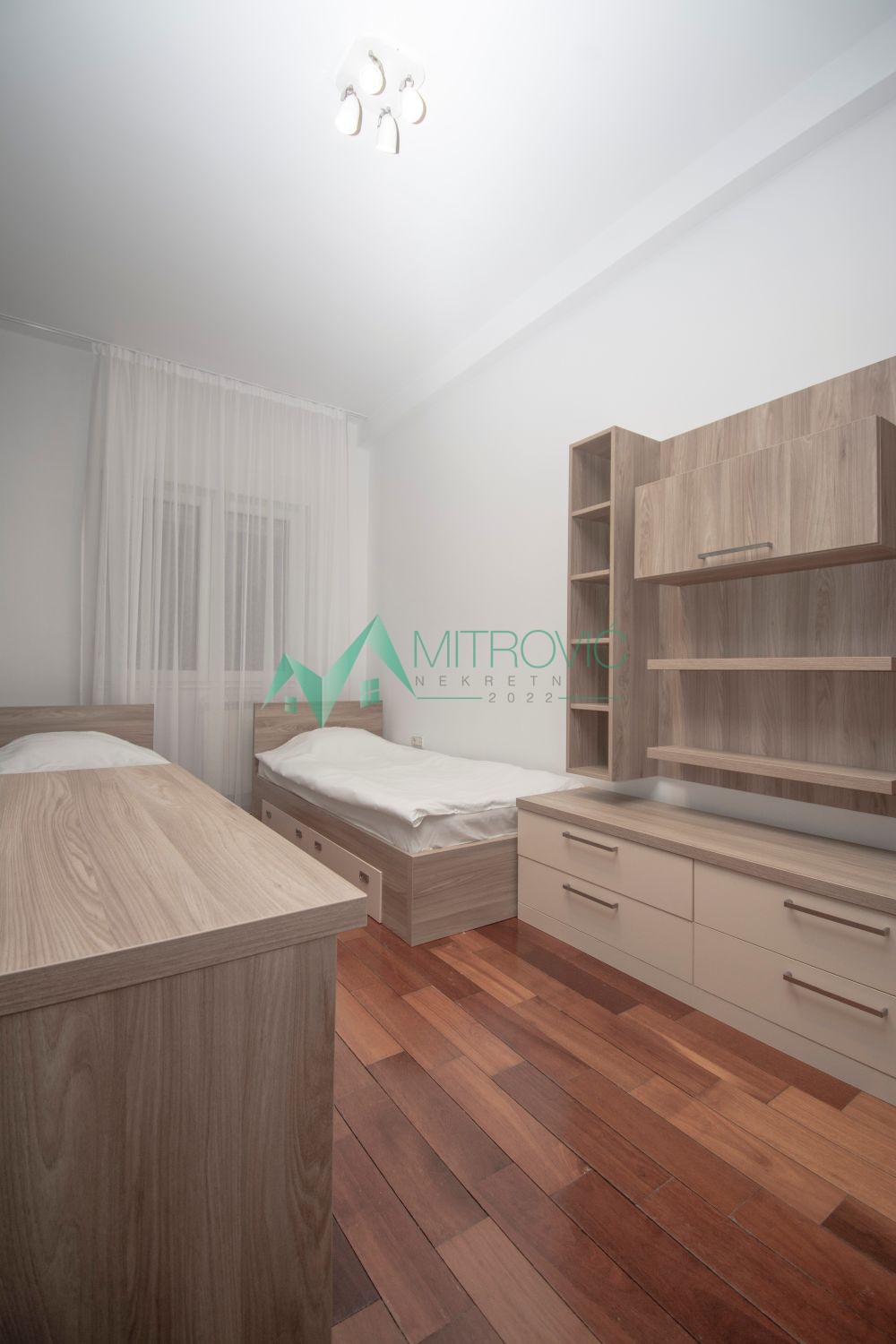 Slika 11 - Prostran i svetao četvorosoban stan 115m2 