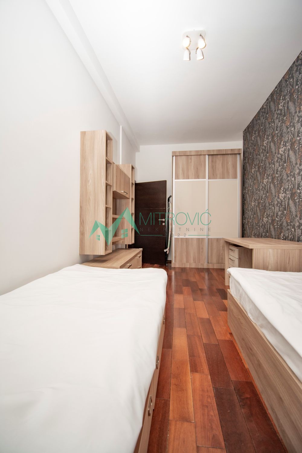 Slika 10 - Prostran i svetao četvorosoban stan 115m2 