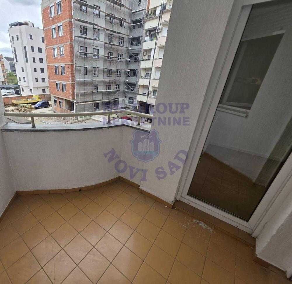 Slika 10 - Odlican dvosoban stan na Podbari!