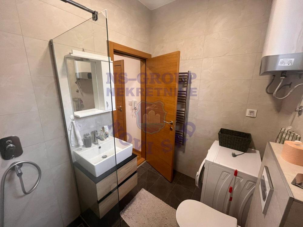 Slika 10 - Jednoiposoban, 35m2, Novi Sad centar Novi Sad