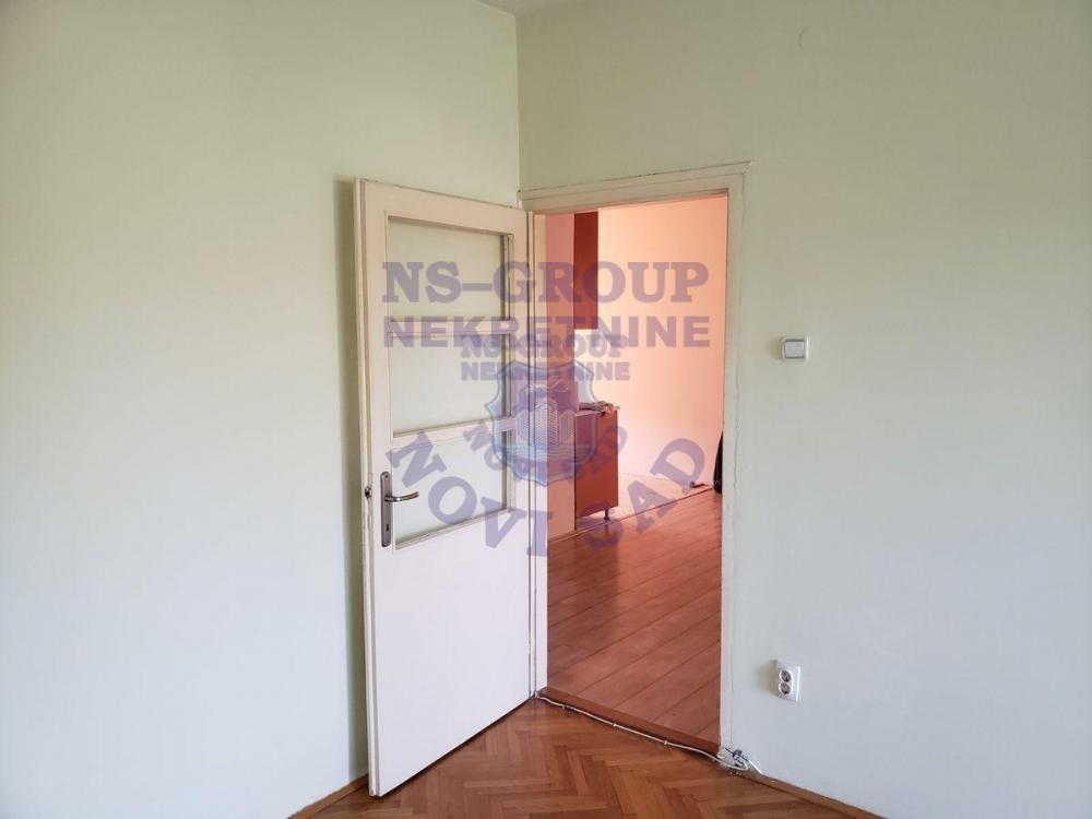 Slika 5 - Dvoiposoban, 54m2, Detelinara Novi Sad, sa terasom