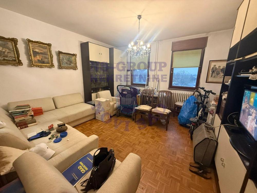 Slika 1 - Dvosoban, 46m2, Satelit Novi Sad, sa terasom, ima lift