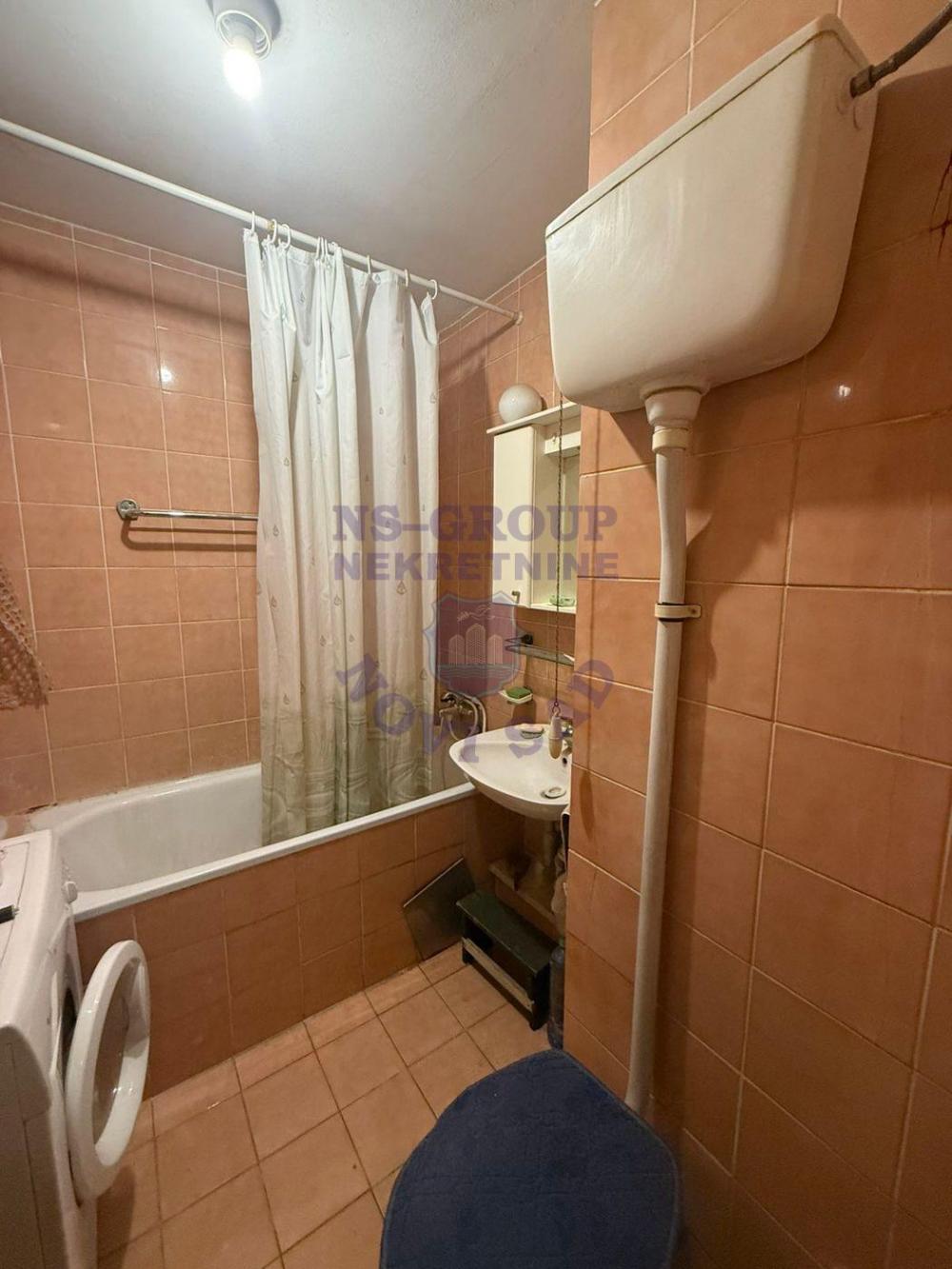 Slika 8 - Dvosoban, 46m2, Satelit Novi Sad, sa terasom, ima lift