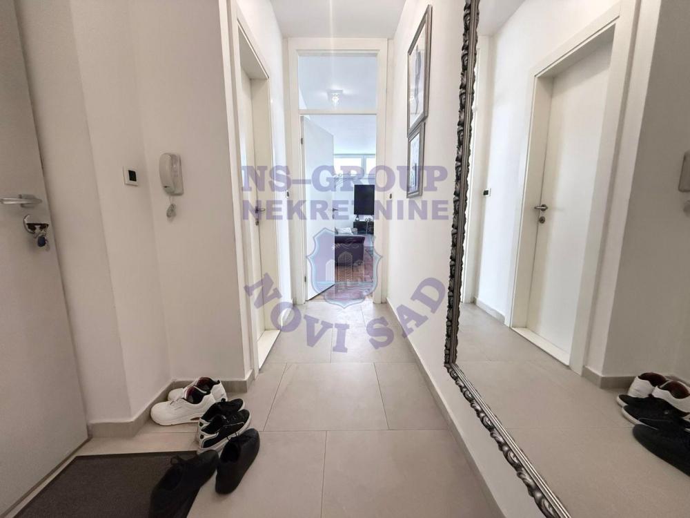 Slika 5 - Trosoban, 76m2, Novi Sad centar Novi Sad, sa terasom, ima lift