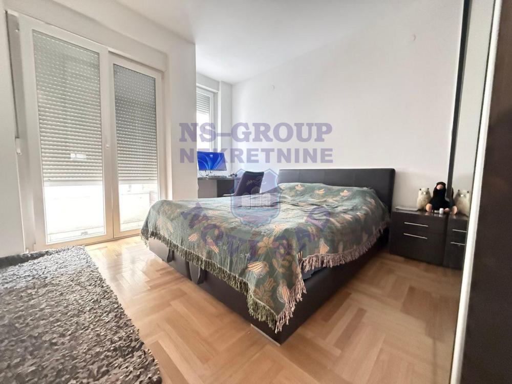 Slika 6 - Trosoban, 76m2, Novi Sad centar Novi Sad, sa terasom, ima lift