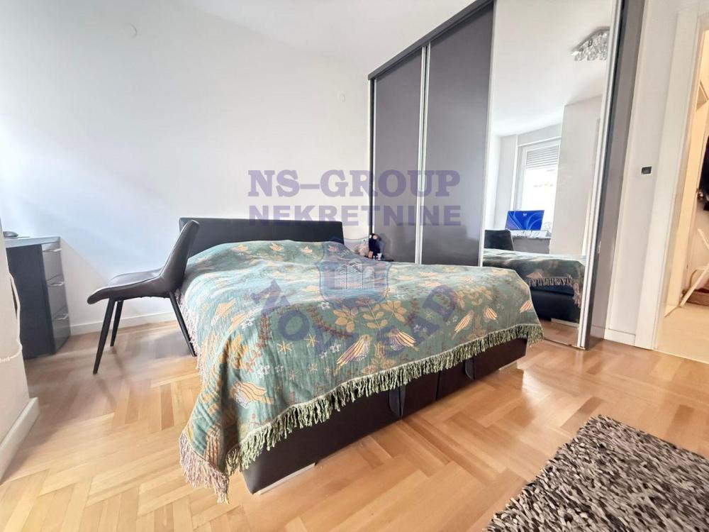 Slika 7 - Trosoban, 76m2, Novi Sad centar Novi Sad, sa terasom, ima lift