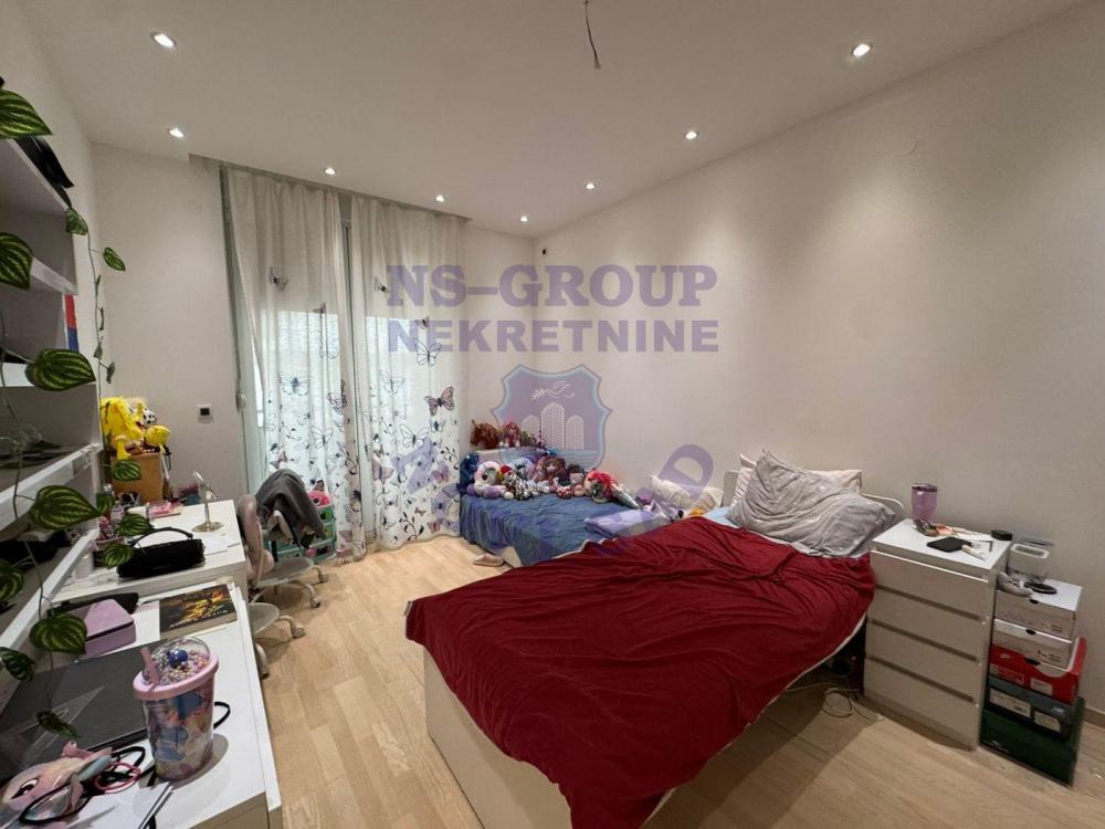 Slika 4 - Četvorosoban, Sajmište Novi Sad, sa terasom, ima lift