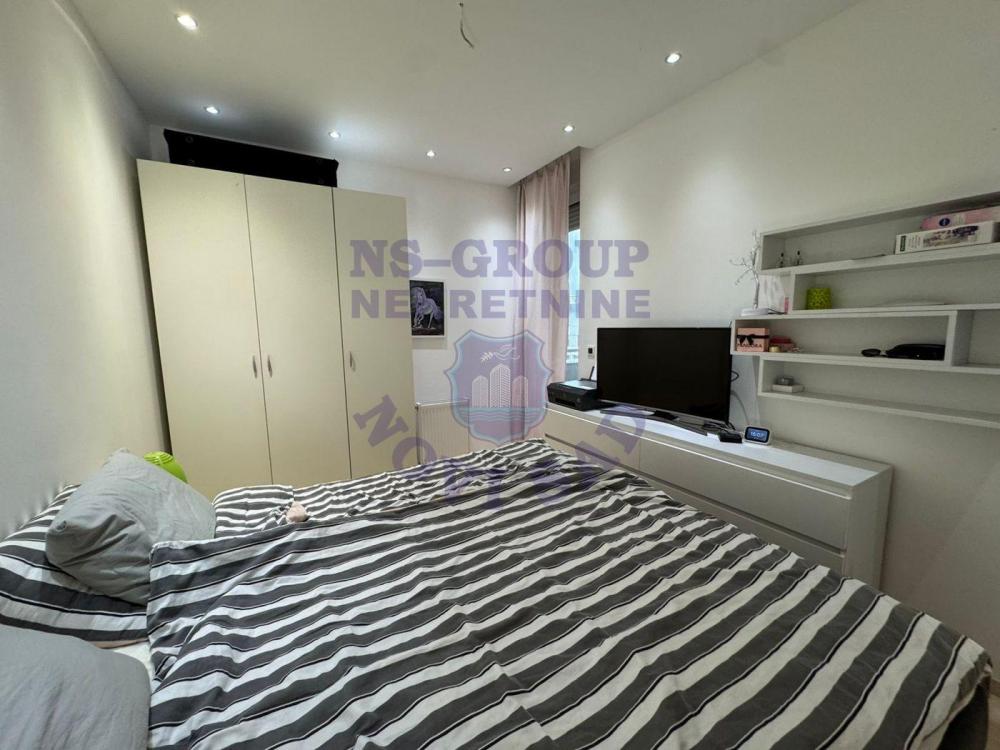 Slika 5 - Četvorosoban, Sajmište Novi Sad, sa terasom, ima lift