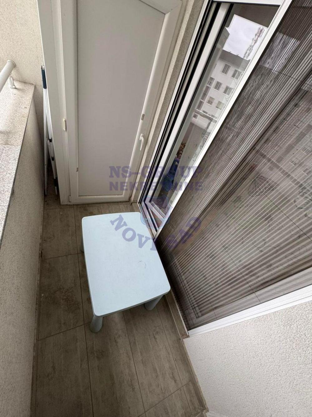 Slika 6 - Četvorosoban, Sajmište Novi Sad, sa terasom, ima lift