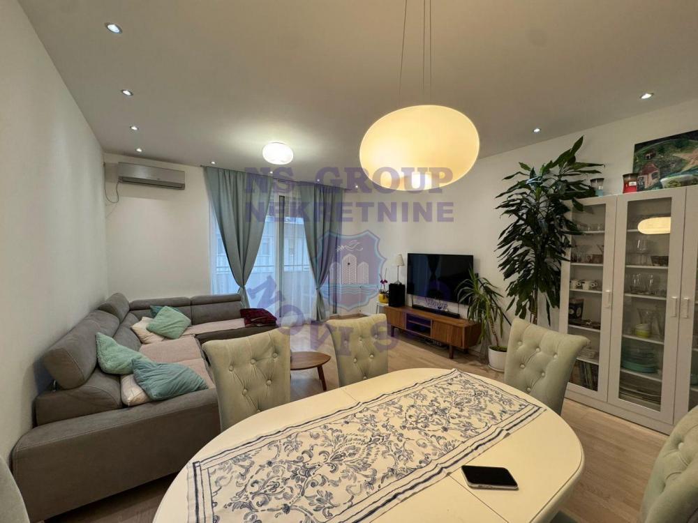 Glavna slika -Četvorosoban, Sajmište Novi Sad, sa terasom, ima lift