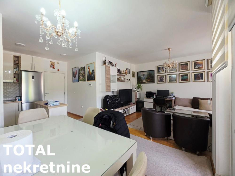 Slika 5 - Stan,NOVI SAD,ADICE,kv: 80.00, € 180000, ID: 1102476