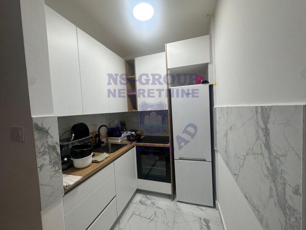 Slika 1 - Dvosoban, 43m2, Avijatičarsko naselje Novi Sad, sa terasom, ima lift