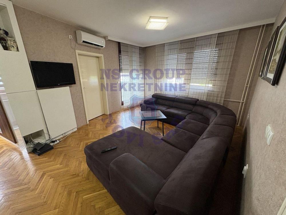 Slika 4 - Trosoban stan na Bulevaru 