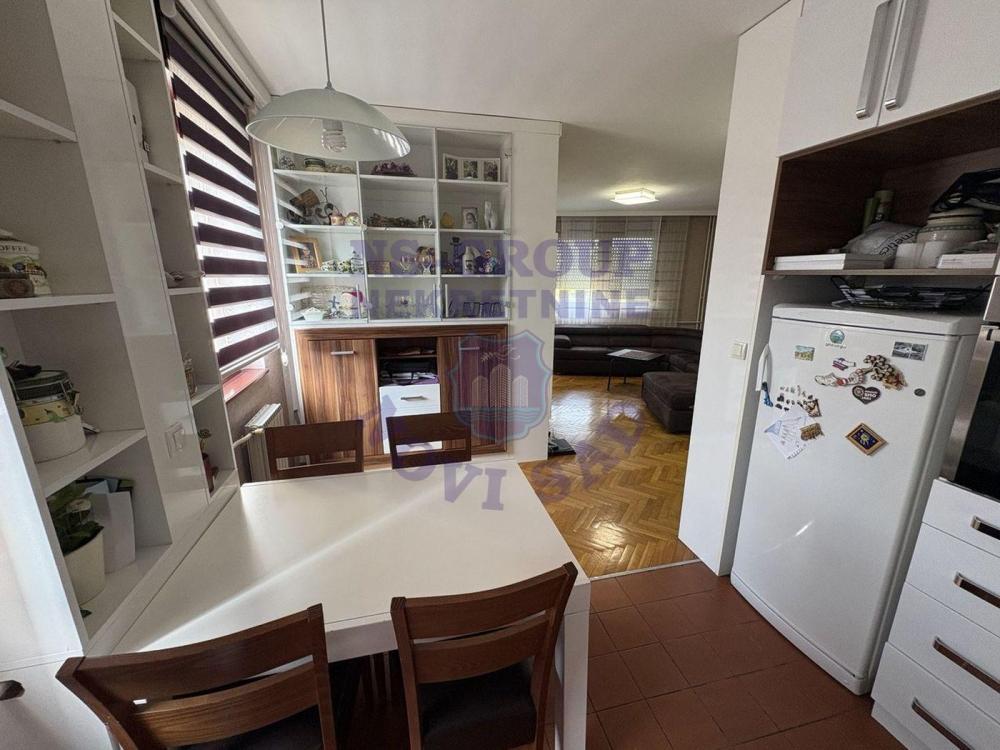 Slika 7 - Trosoban stan na Bulevaru 