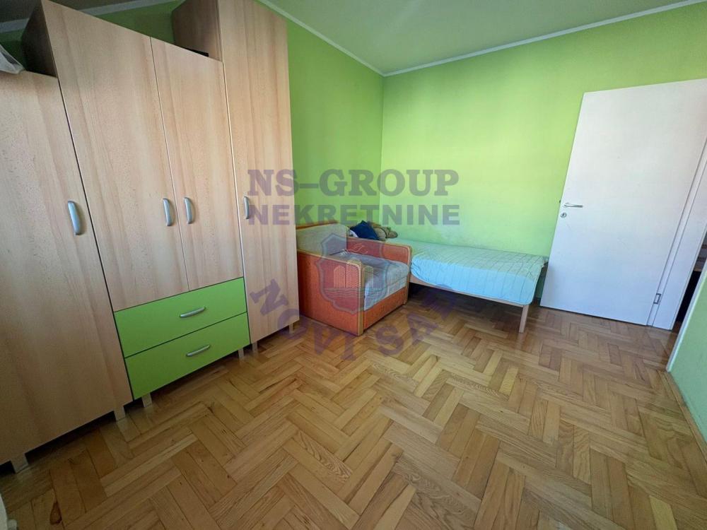 Slika 3 - Dvoiposoban, 55m2, Nova Detelinara Novi Sad, sa terasom, ima lift