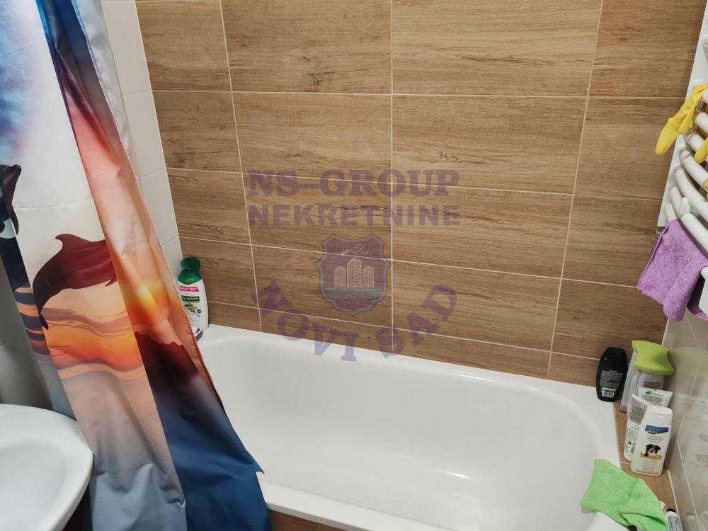 Slika 1 - Dvoiposoban, 43m2, Bulevar patrijarha Pavla (Somborski bulevar) Novi Sad, sa terasom, ima lift