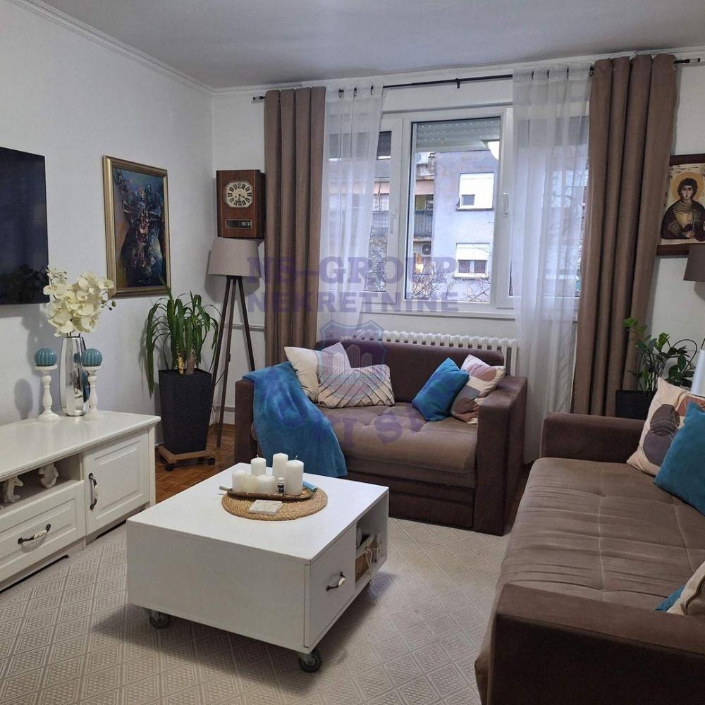 Slika 3 - Izuzetan dvosoban stan na Detelinari!