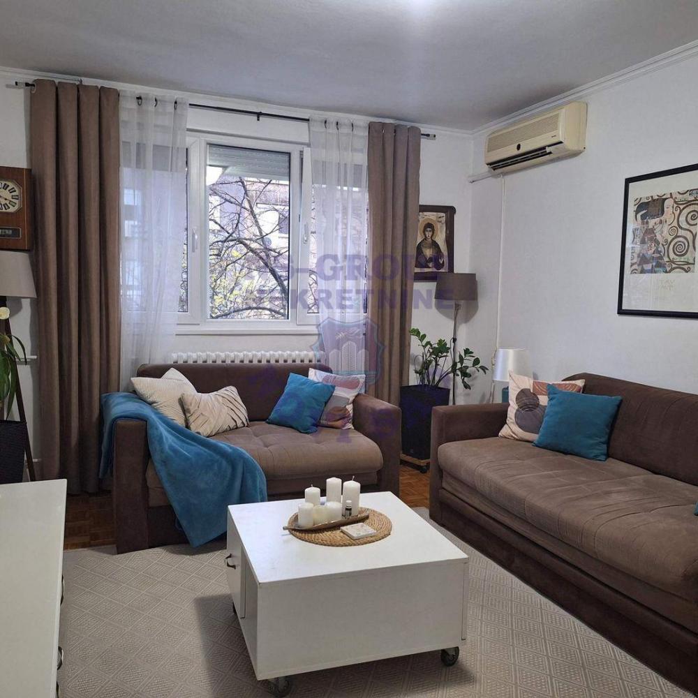 Slika 4 - Izuzetan dvosoban stan na Detelinari!